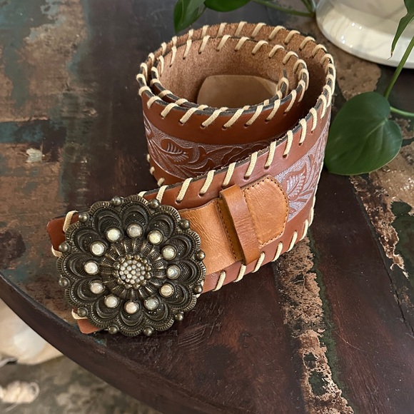 Streets Ahead Accessories - Streets Ahead Beige Leather Piece